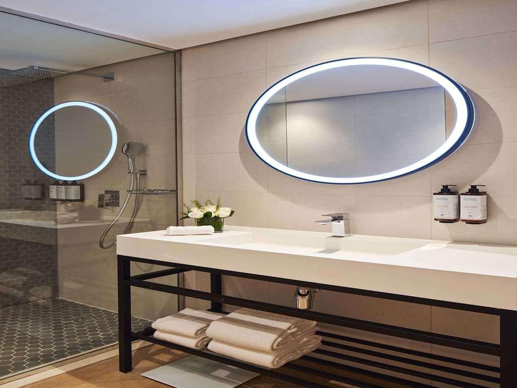 Adagio Jumeirah Village Triangle Дубай Стая снимка