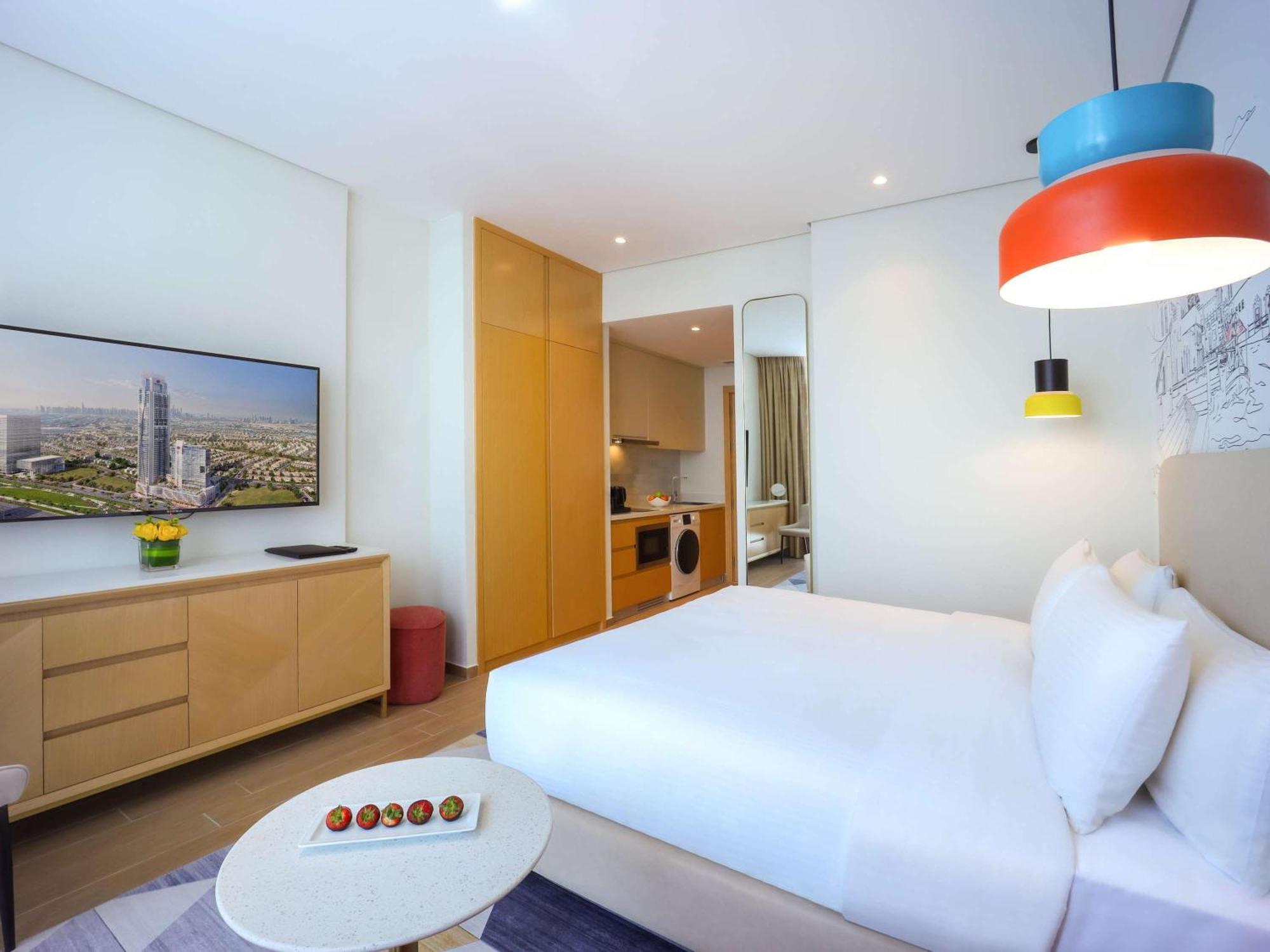 Adagio Jumeirah Village Triangle Дубай Екстериор снимка